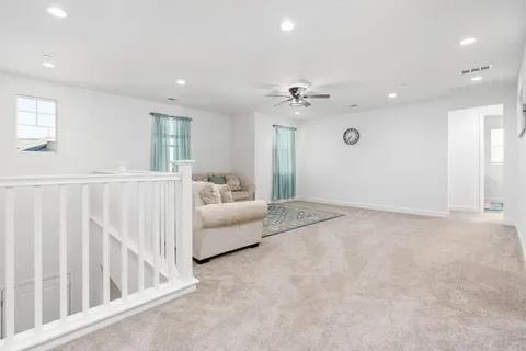 2027 N Bliss Ave, Fresno, CA 93727