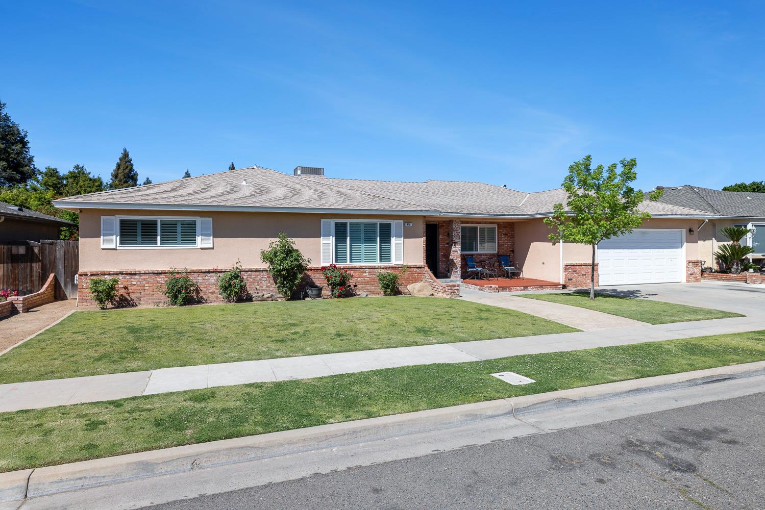 872 E Spruce Ave, Fresno, CA 93720