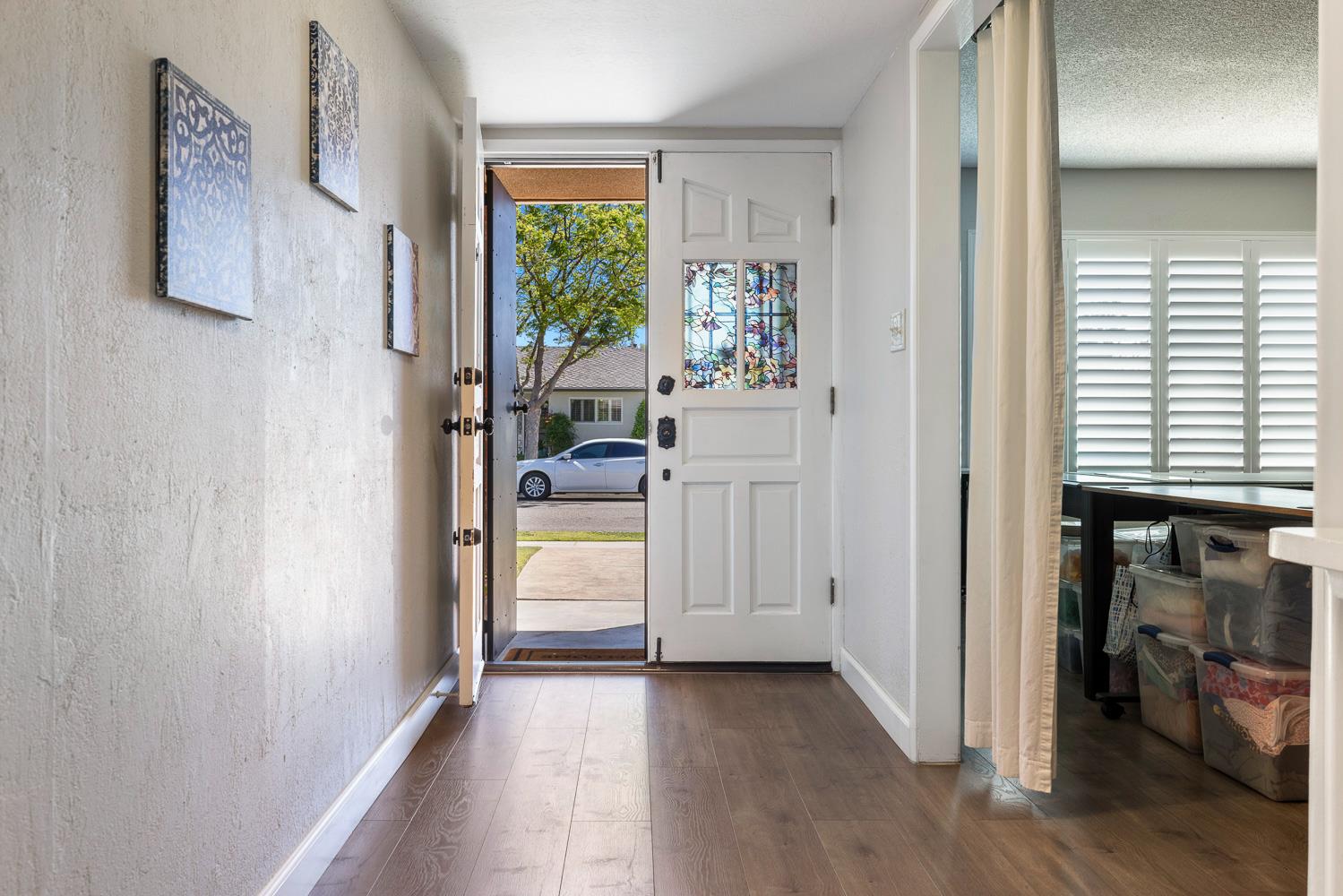 872 E Spruce Ave, Fresno, CA 93720