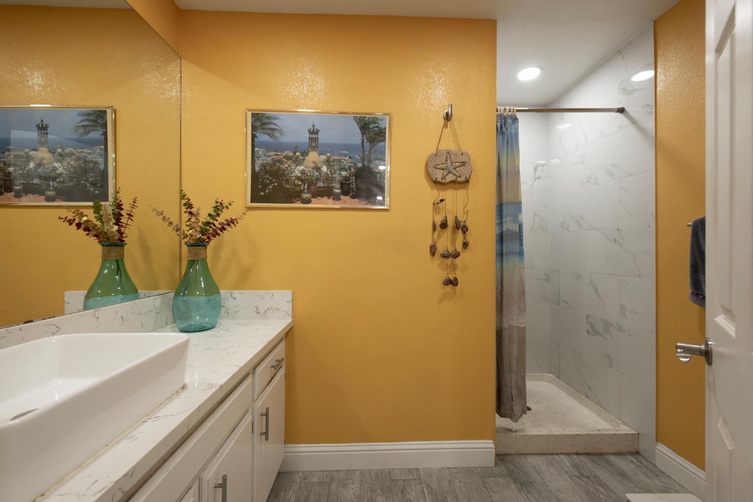 1915 W Santa Ana Ave, Fresno, CA 93705