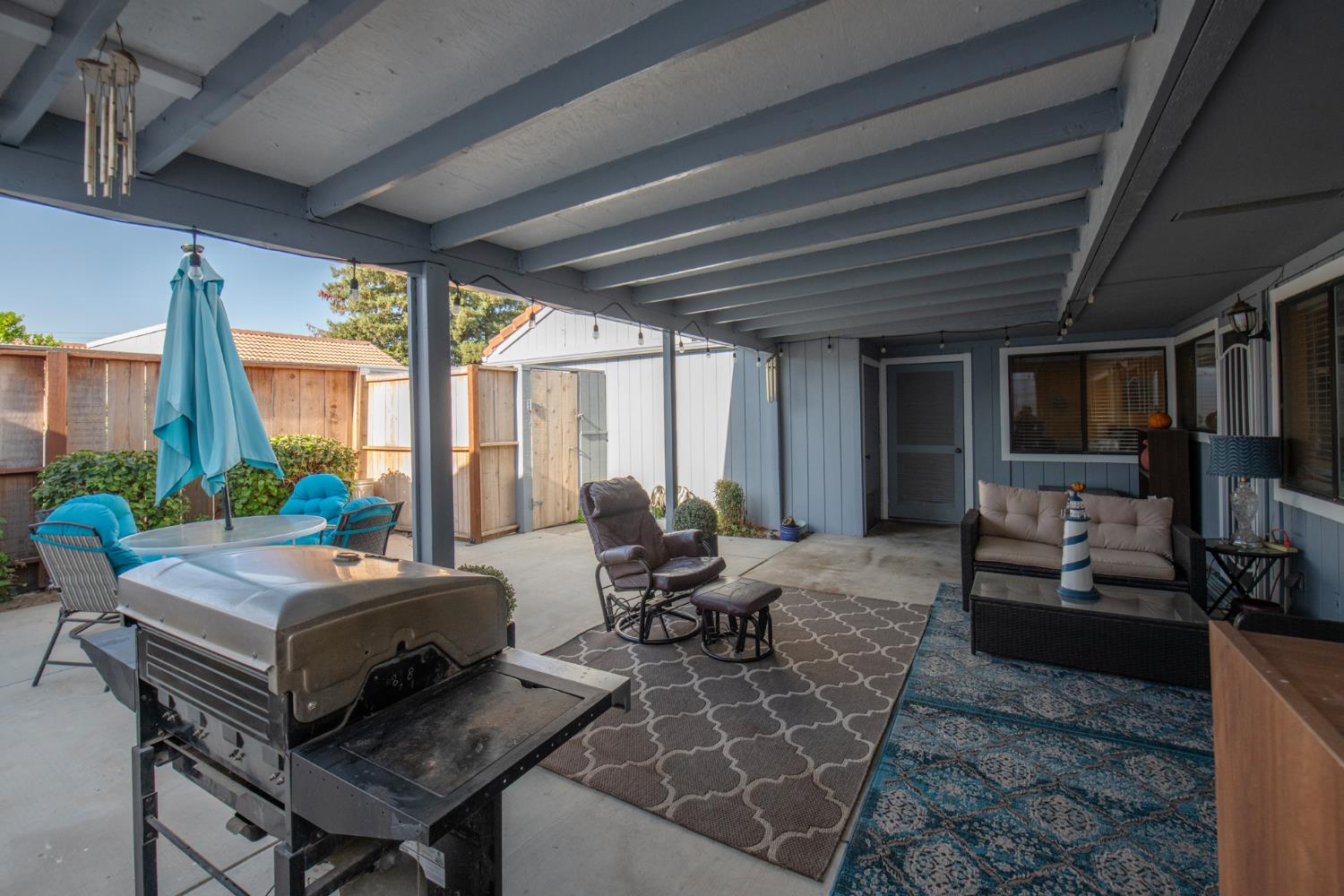 1915 W Santa Ana Ave, Fresno, CA 93705