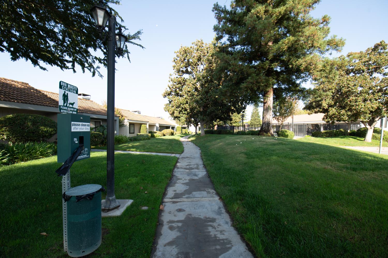 1915 W Santa Ana Ave, Fresno, CA 93705