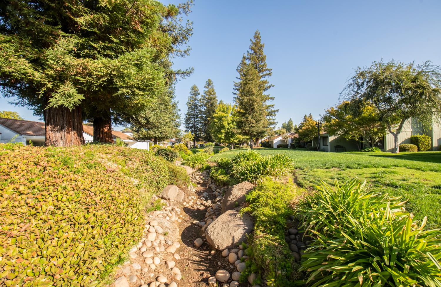 1915 W Santa Ana Ave, Fresno, CA 93705