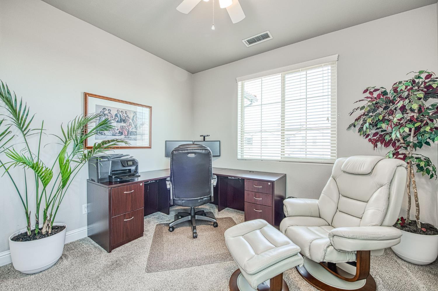 1453 E Via Viola Way, Fresno, CA 93730