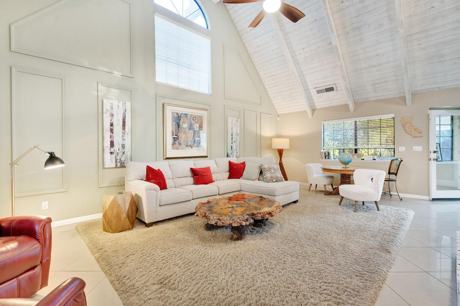 327 E Audubon Dr, Fresno, CA 93720