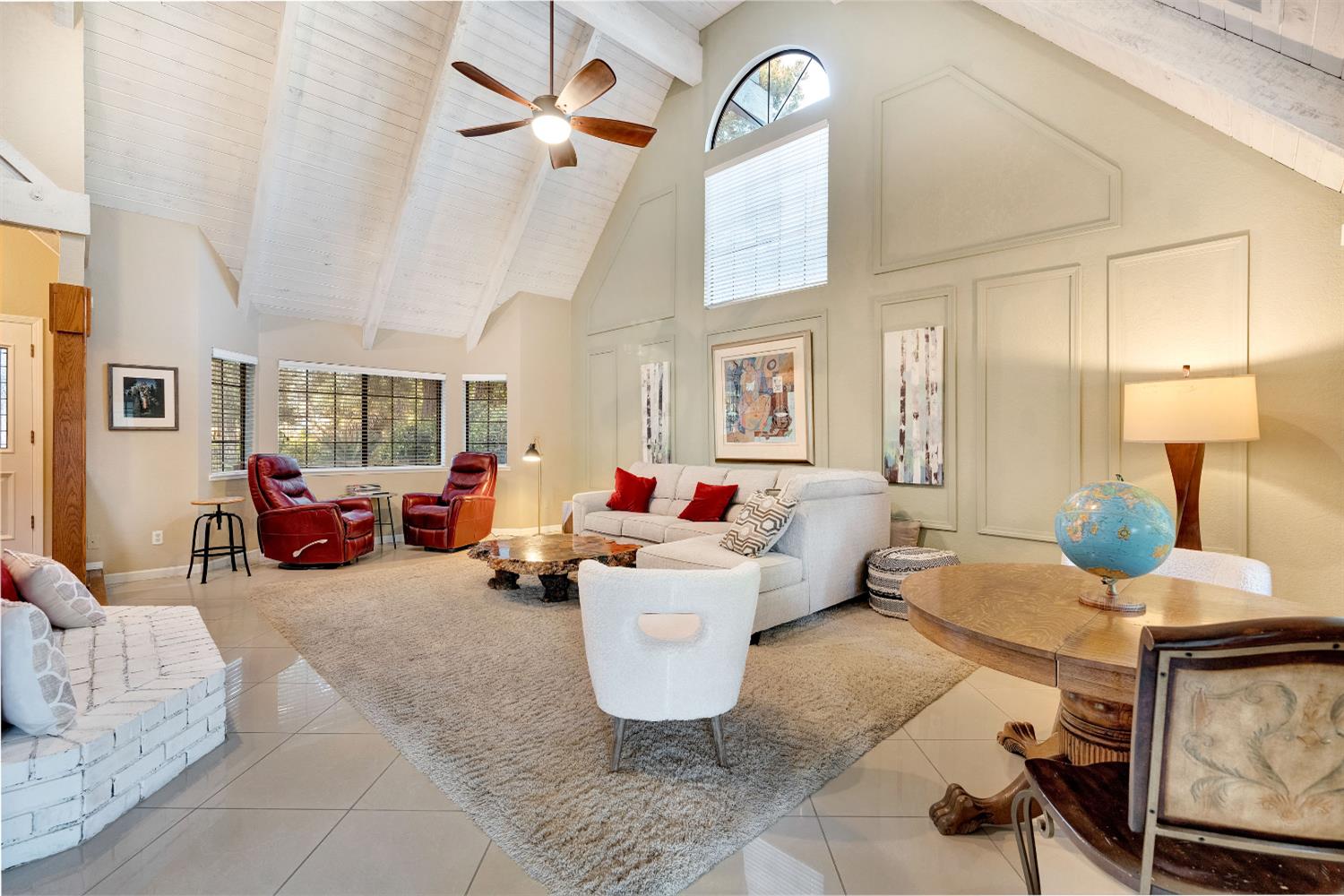 327 E Audubon Dr, Fresno, CA 93720