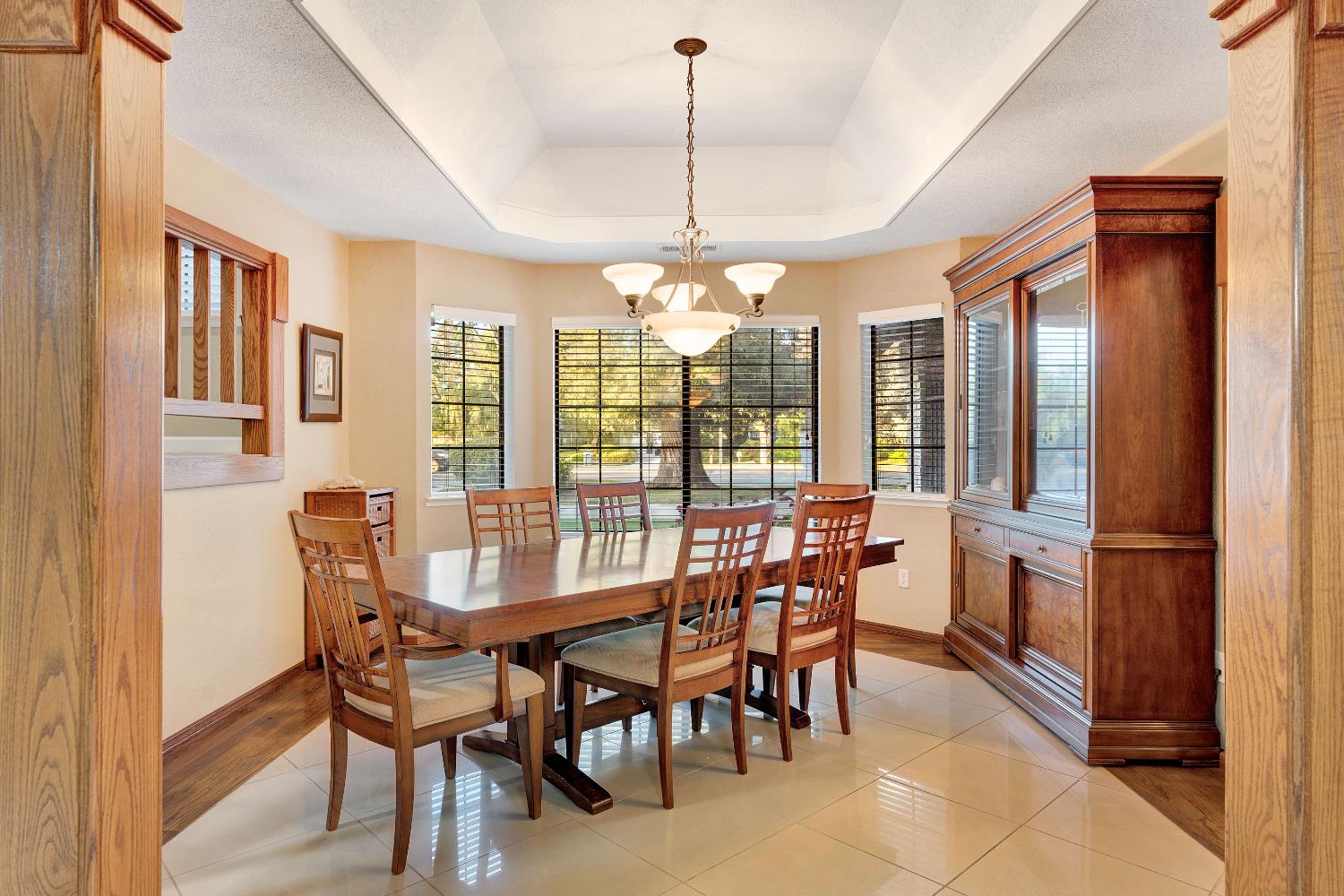 327 E Audubon Dr, Fresno, CA 93720