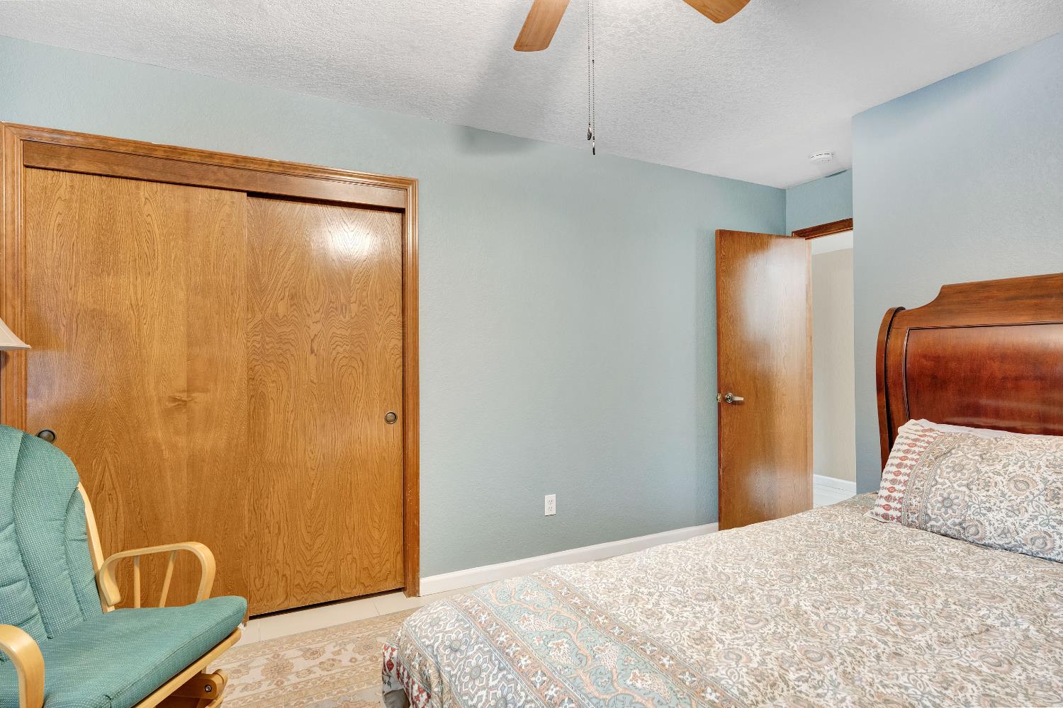 327 E Audubon Dr, Fresno, CA 93720