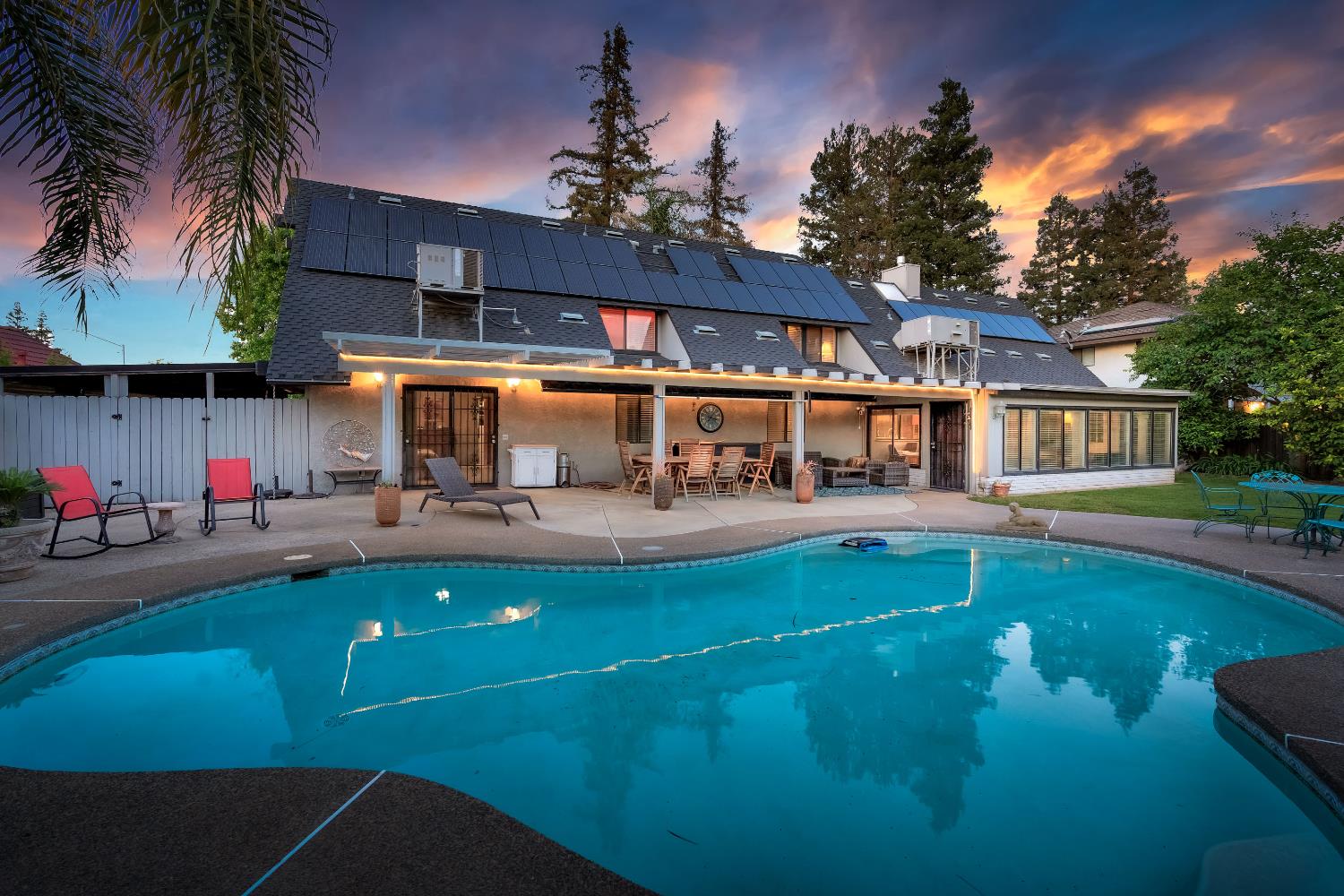 327 E Audubon Dr, Fresno, CA 93720