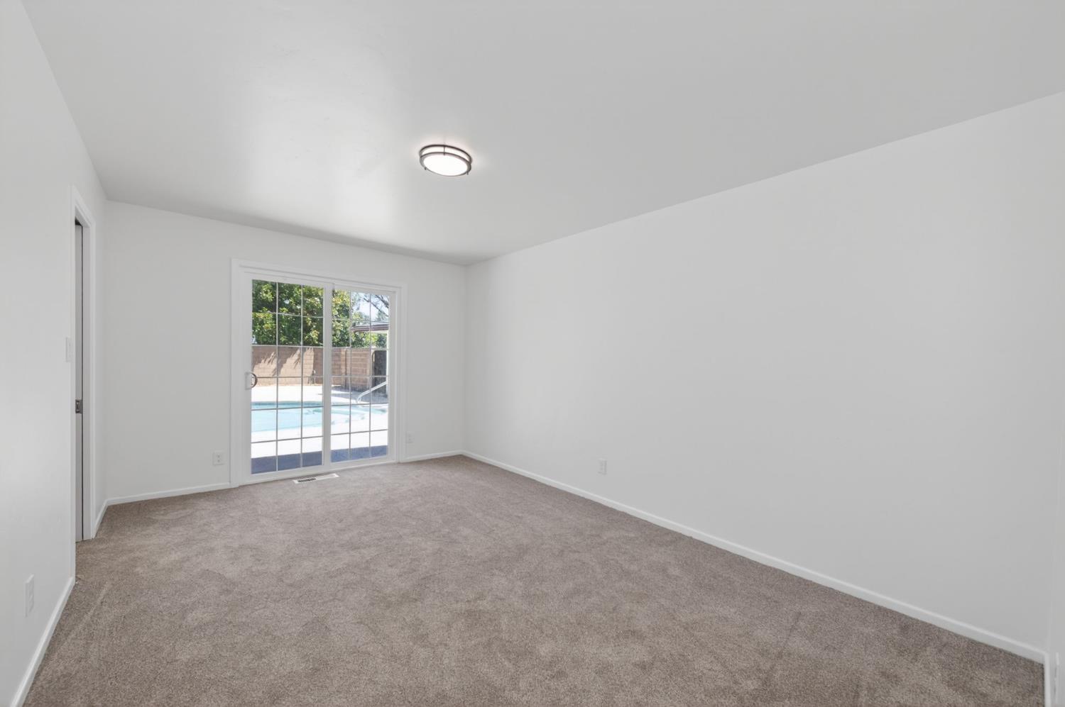 1326 W Escalon Ave, Fresno, CA 93711