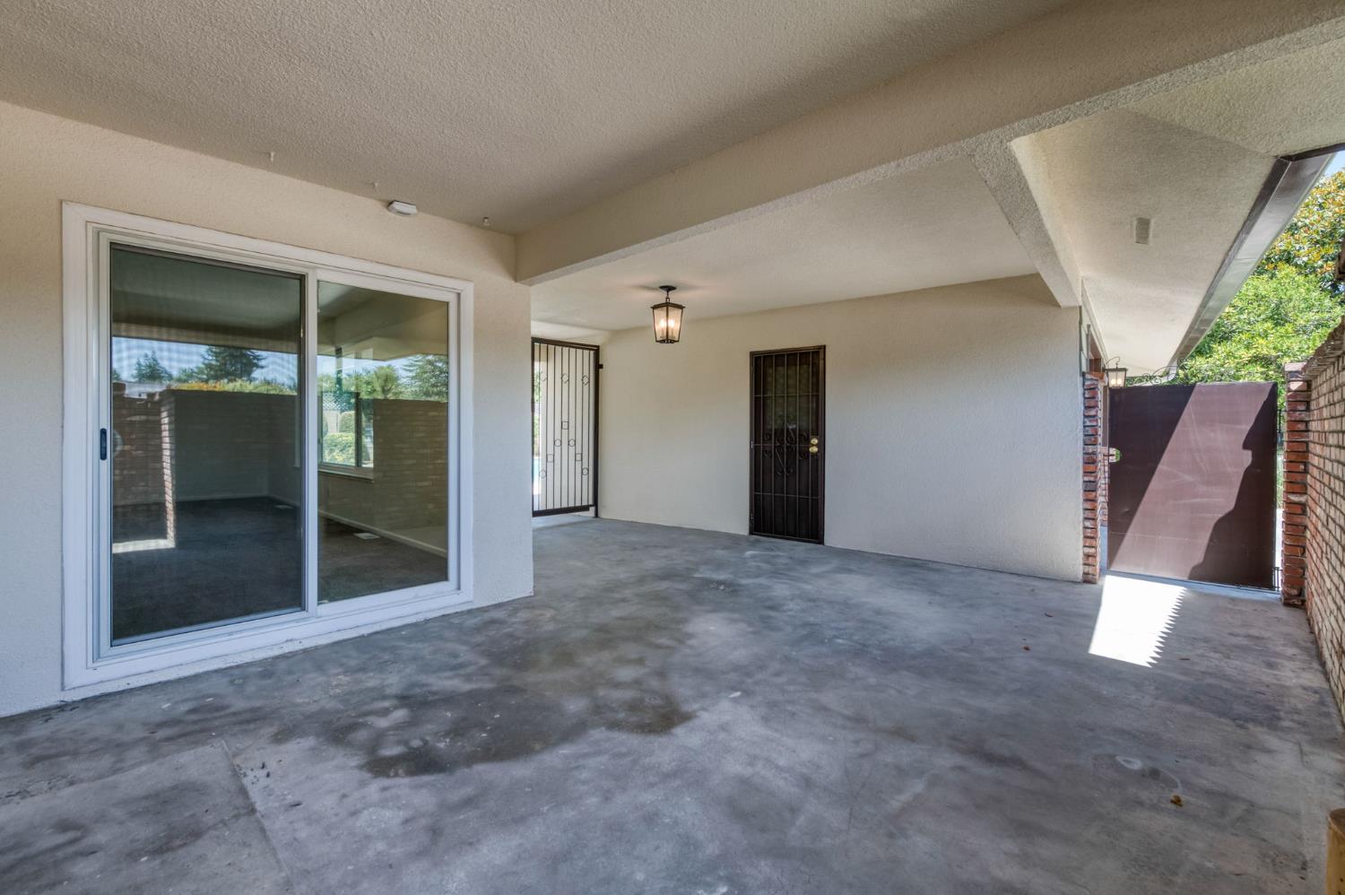 1326 W Escalon Ave, Fresno, CA 93711