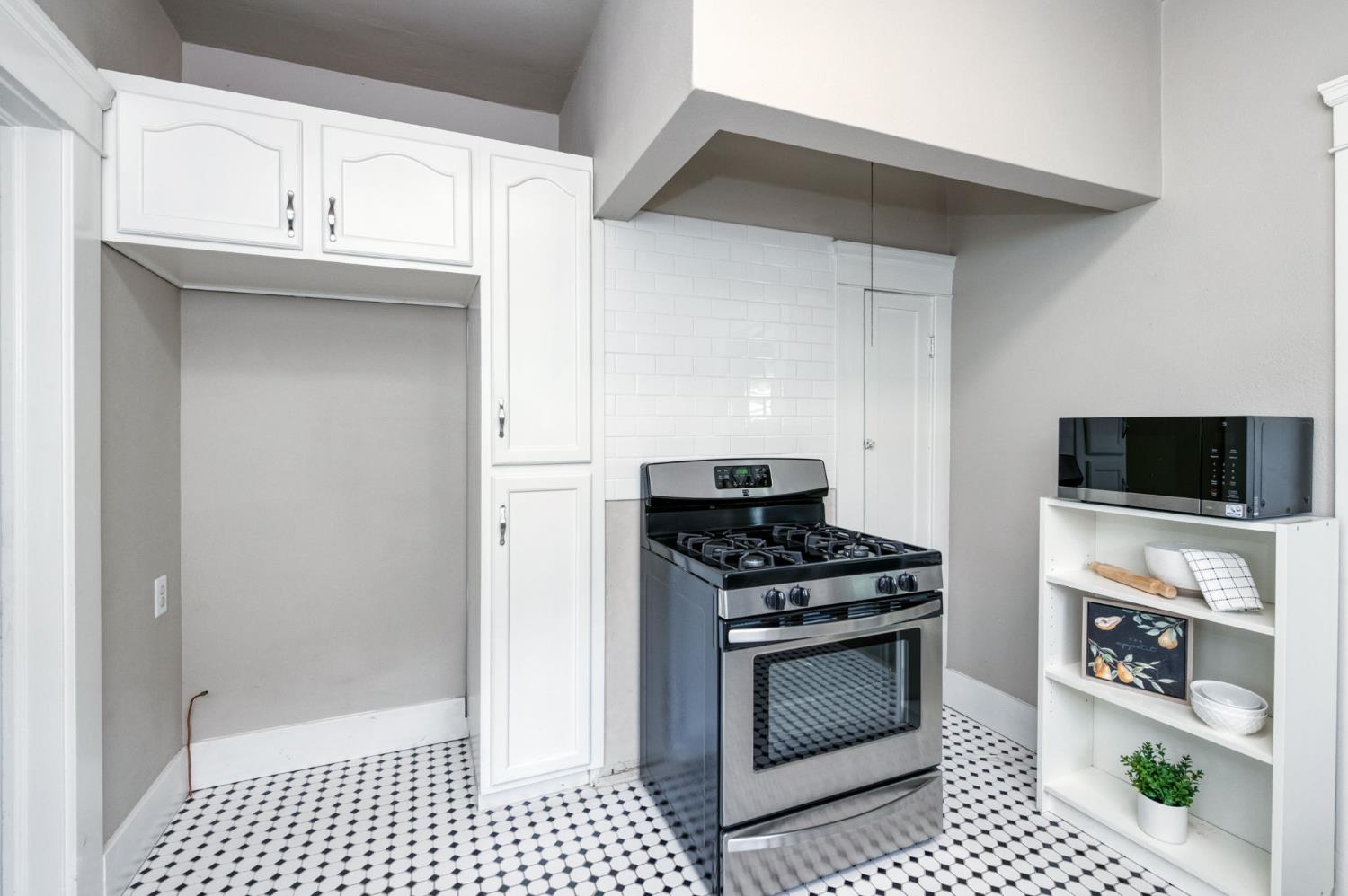 636 E Yale Ave, Fresno, CA 93704