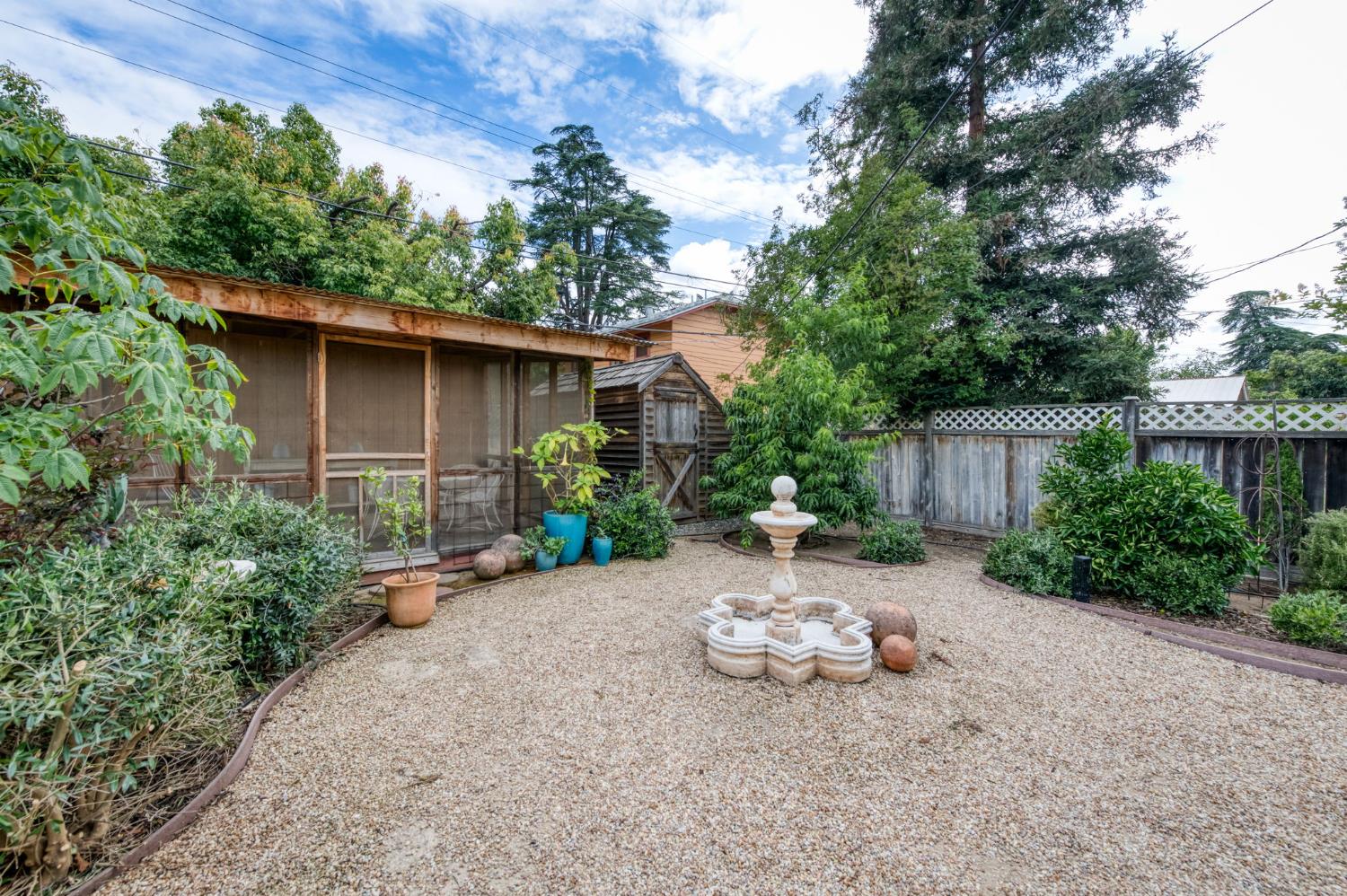 636 E Yale Ave, Fresno, CA 93704