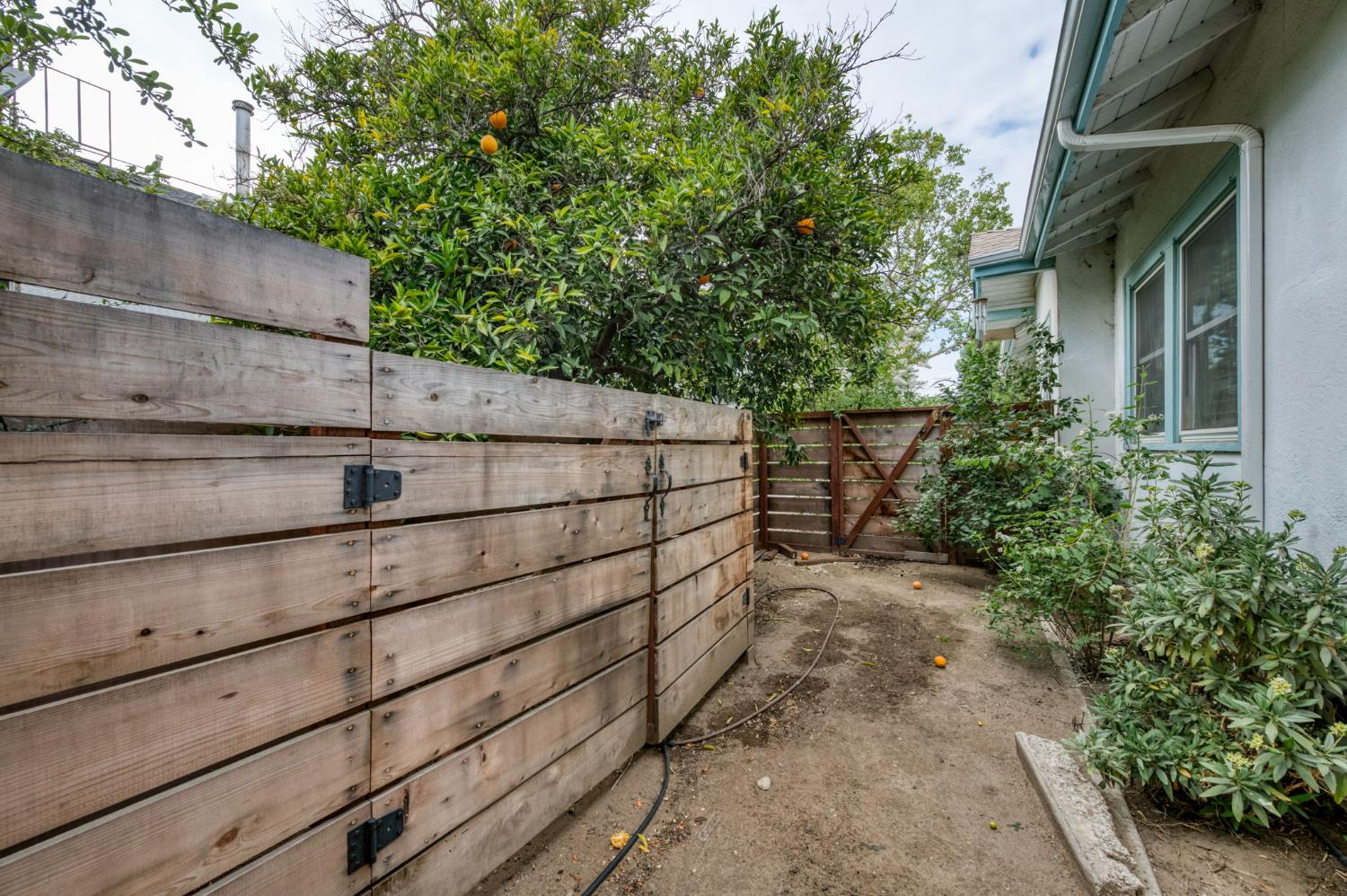 636 E Yale Ave, Fresno, CA 93704