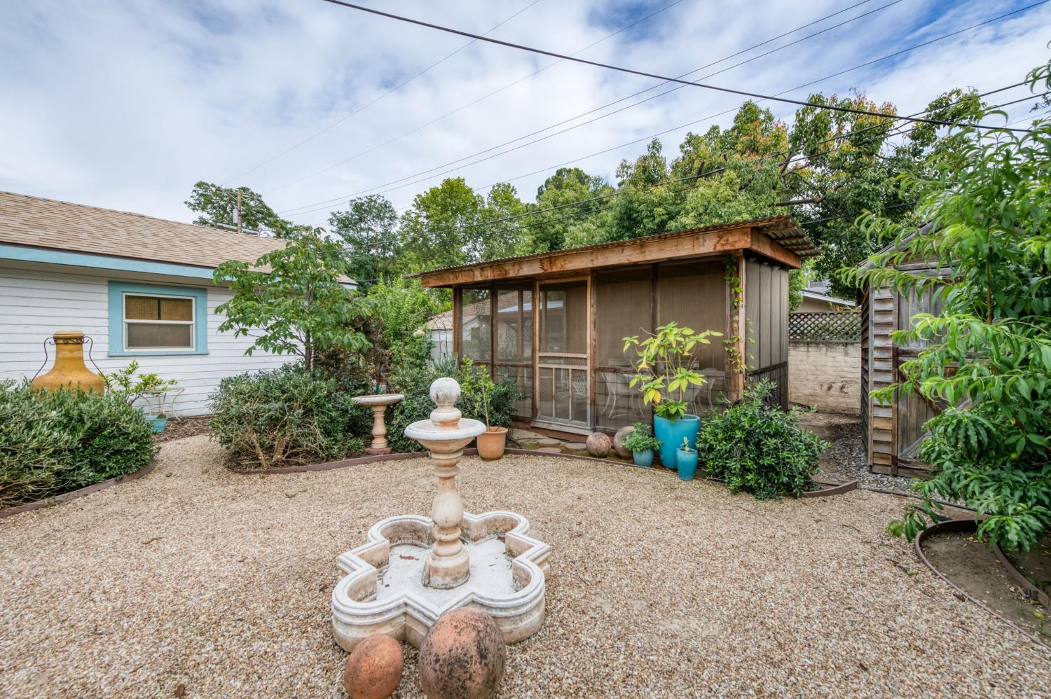 636 E Yale Ave, Fresno, CA 93704