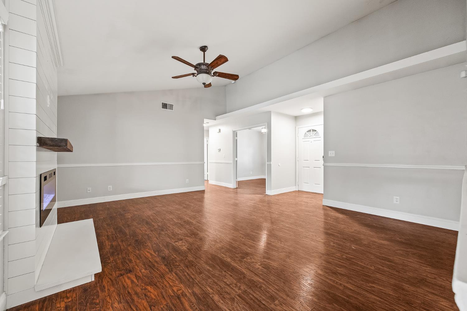 2047 Muncie Ave, Fresno, CA 93720