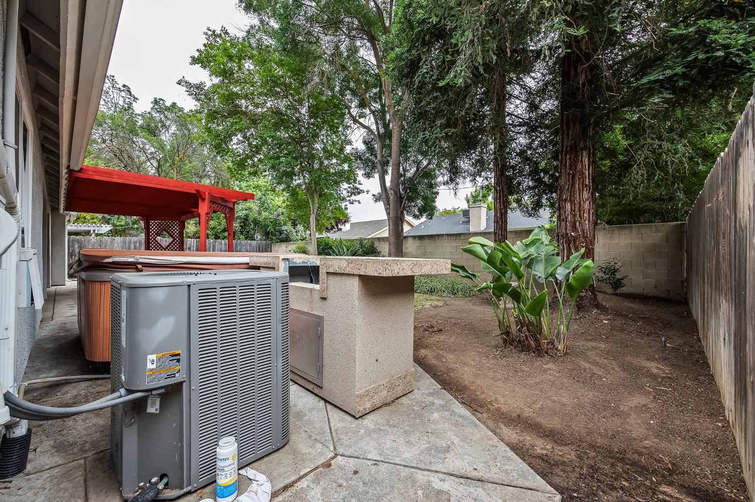 2047 Muncie Ave, Fresno, CA 93720