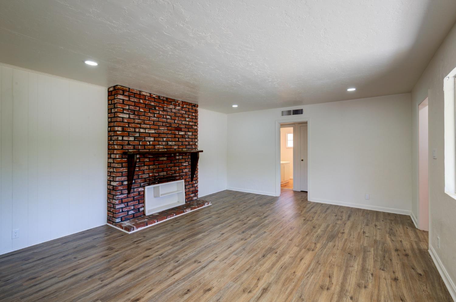 4709 N Palm Ave, Fresno, CA 93704