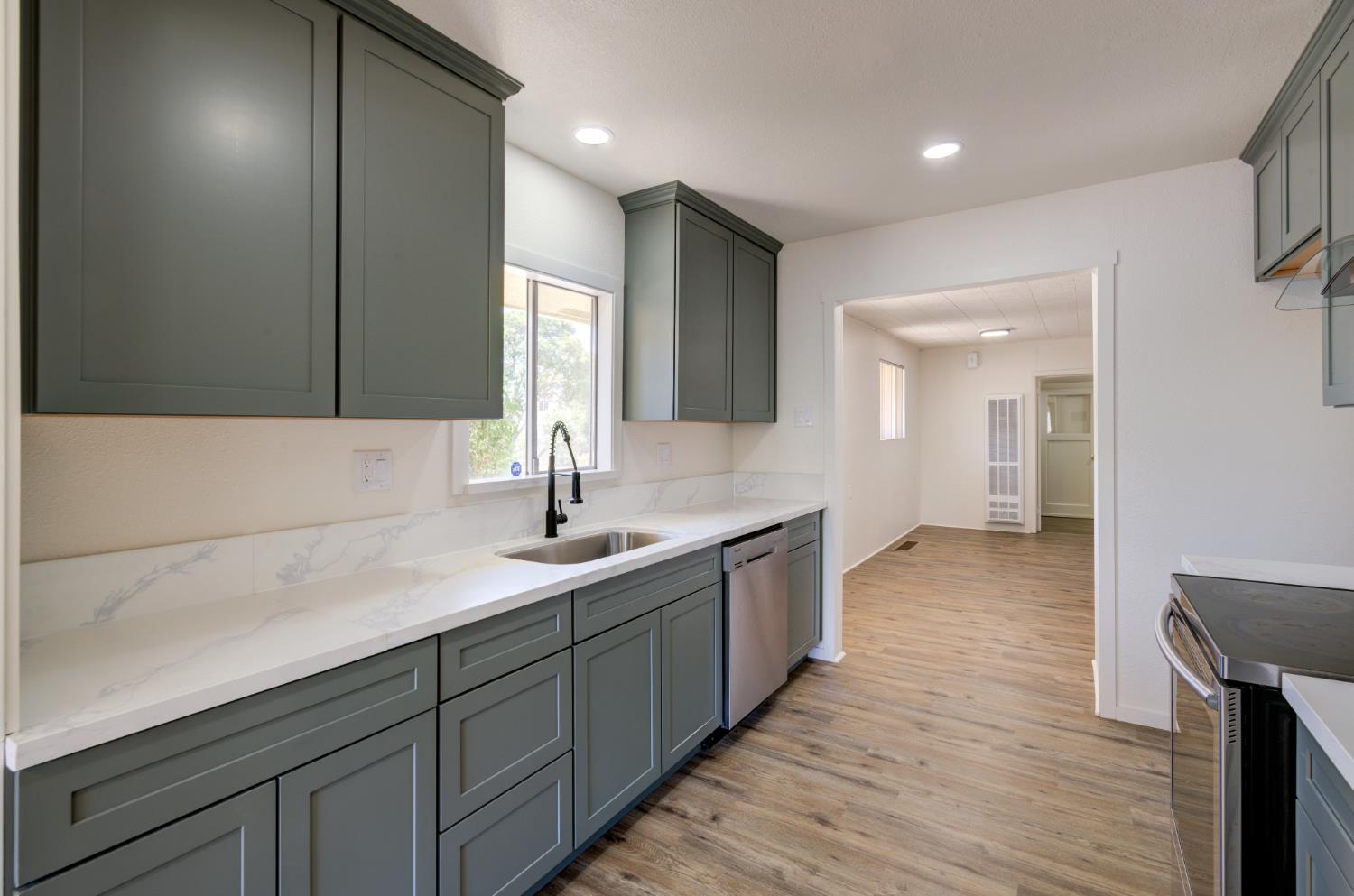 4709 N Palm Ave, Fresno, CA 93704