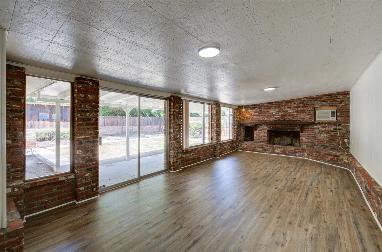 4709 N Palm Ave, Fresno, CA 93704