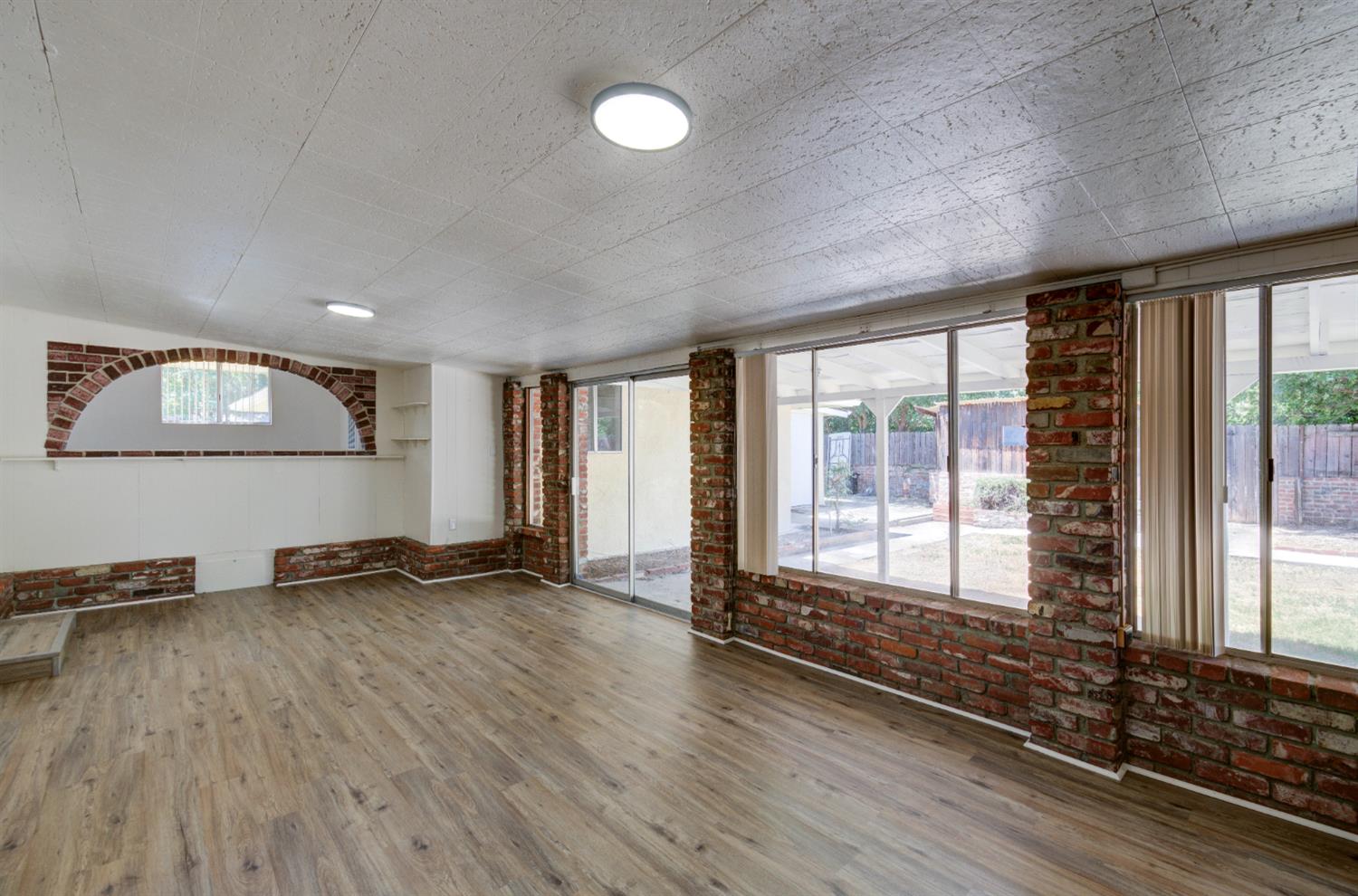 4709 N Palm Ave, Fresno, CA 93704