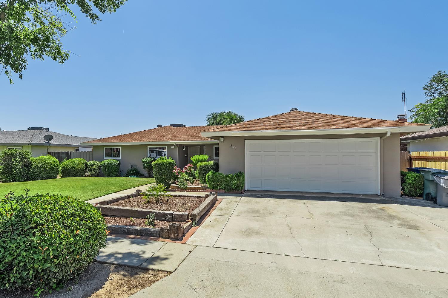 521 E Escalon Ave, Fresno, CA 93711
