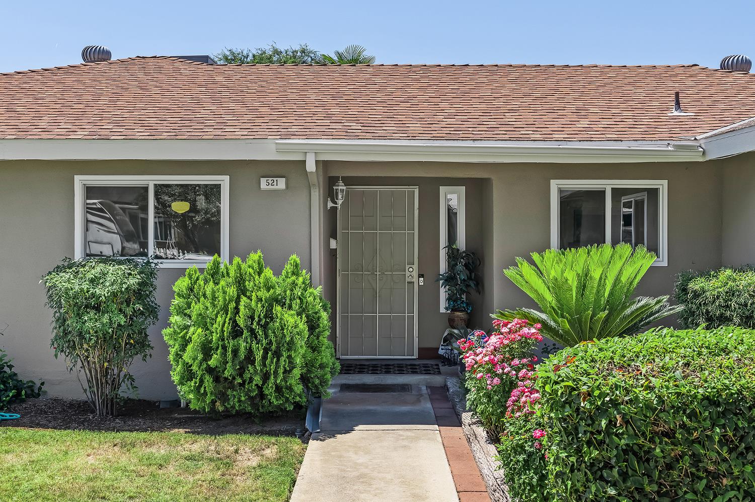 521 E Escalon Ave, Fresno, CA 93711