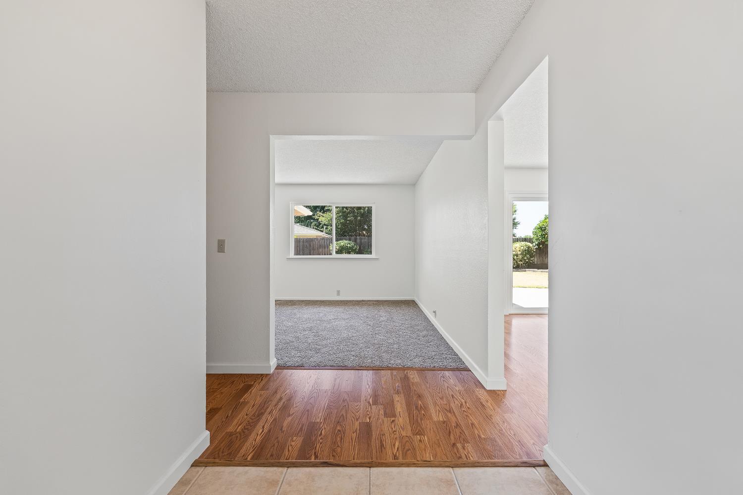 521 E Escalon Ave, Fresno, CA 93711