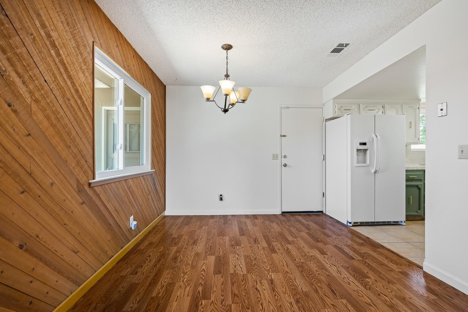 521 E Escalon Ave, Fresno, CA 93711
