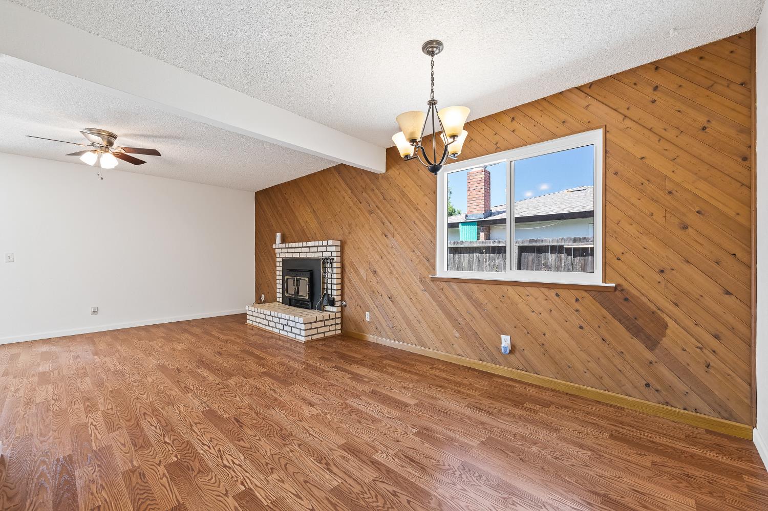 521 E Escalon Ave, Fresno, CA 93711
