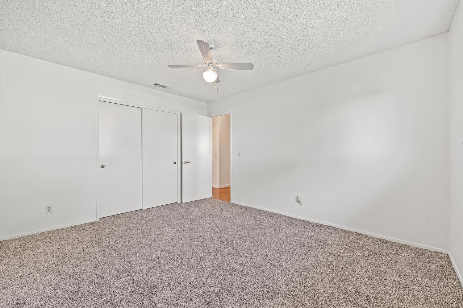 521 E Escalon Ave, Fresno, CA 93711
