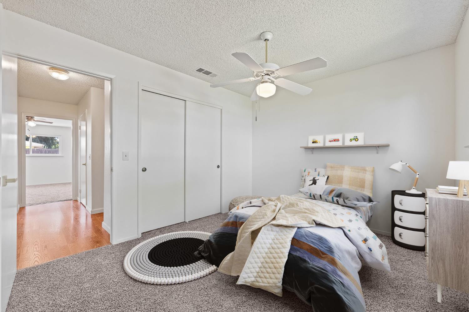 521 E Escalon Ave, Fresno, CA 93711