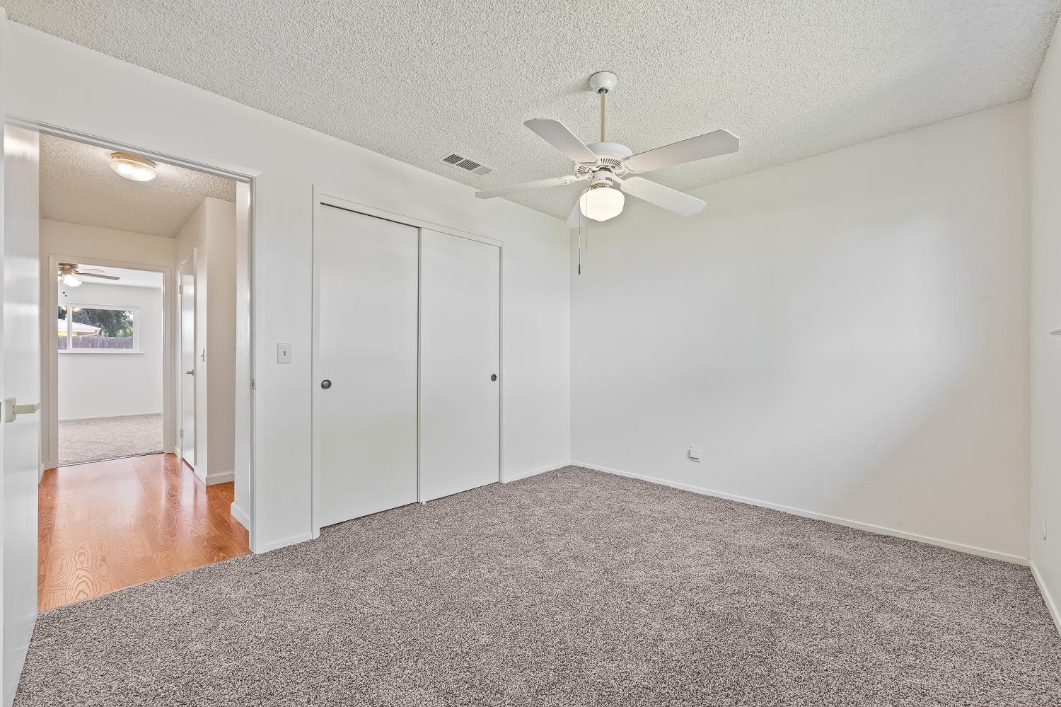 521 E Escalon Ave, Fresno, CA 93711