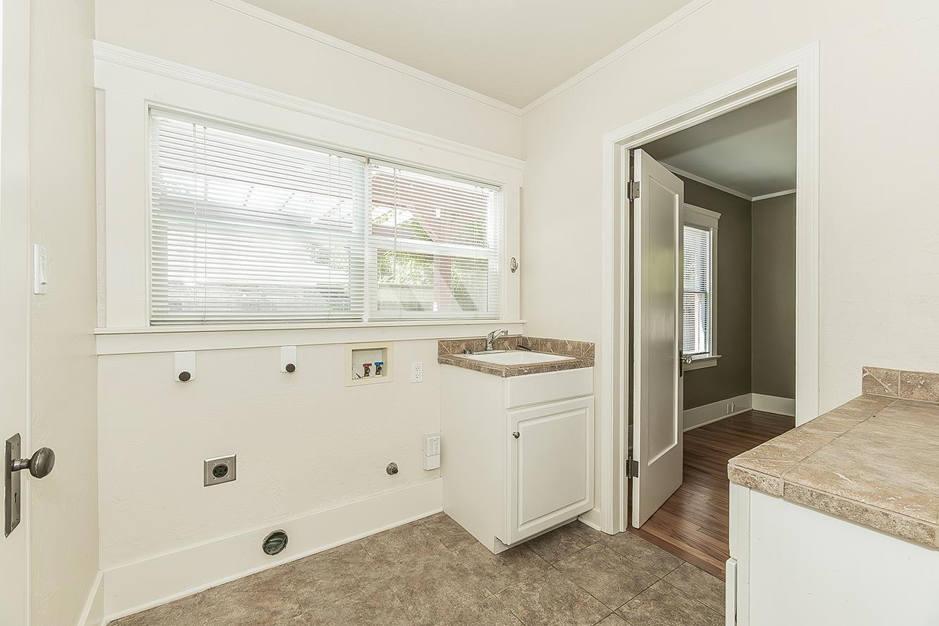 750 E Yale Ave, Fresno, CA 93704