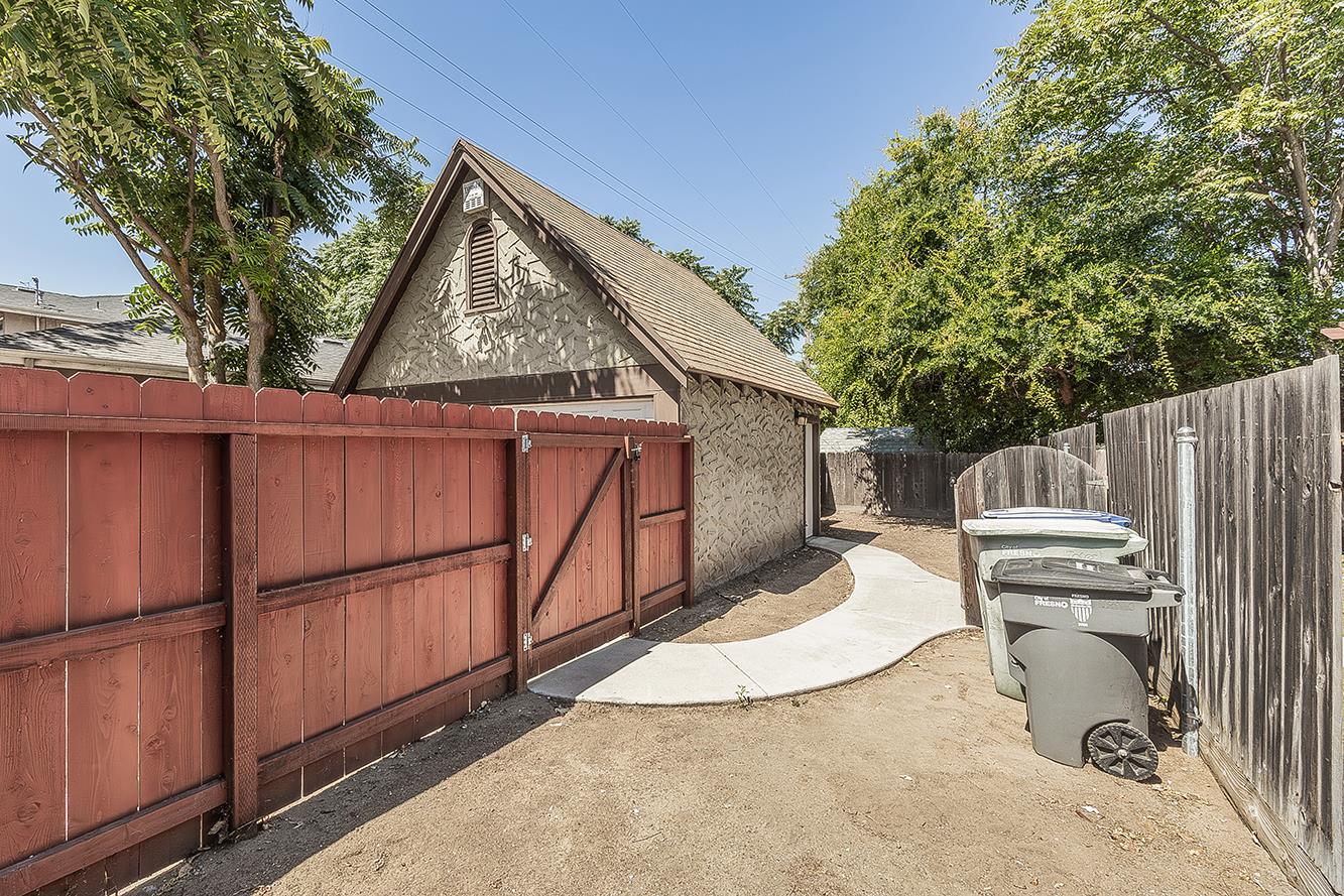 750 E Yale Ave, Fresno, CA 93704
