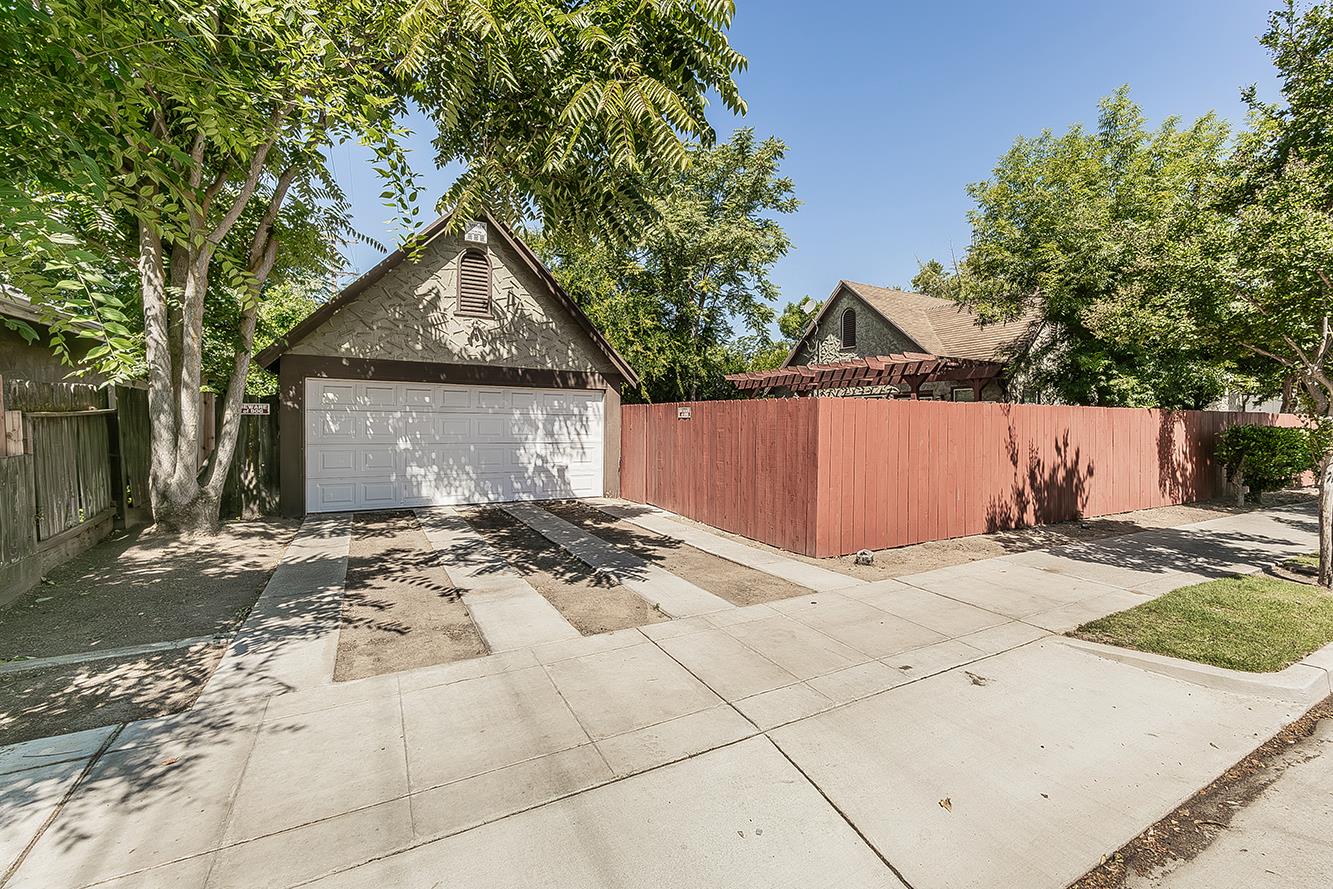 750 E Yale Ave, Fresno, CA 93704