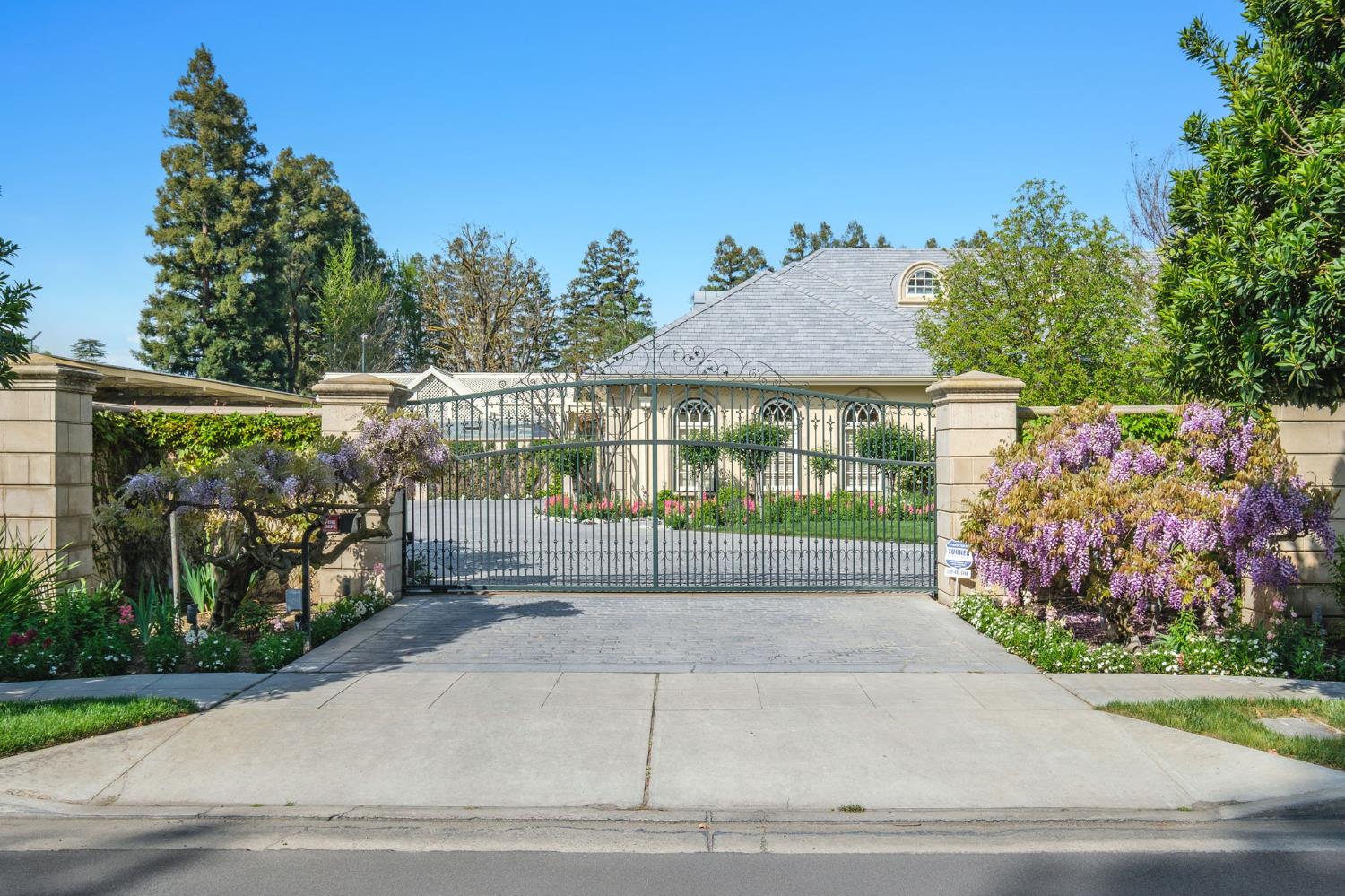 5811 N Forkner Ave, Fresno, CA 93711